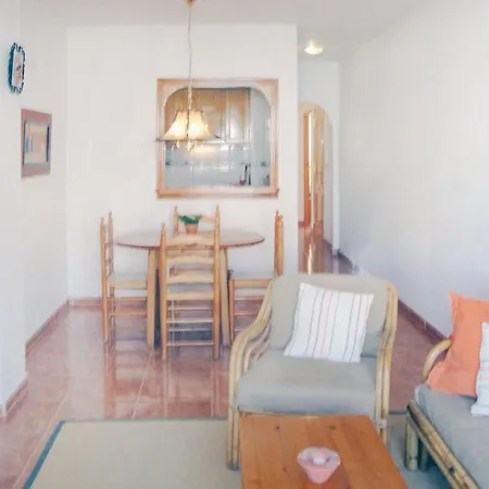 2 Bedroom Cozy In Apartment