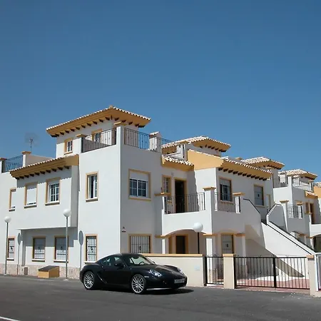 2 Bedroom Cozy In * Τορεβιέχα